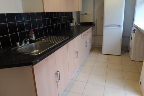 3 bedroom terraced house to rent, BARKING, IG11