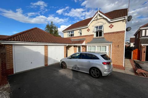 4 bedroom detached house to rent, Sycamore Close, Hessle, East Riding of Yorkshi, HU13