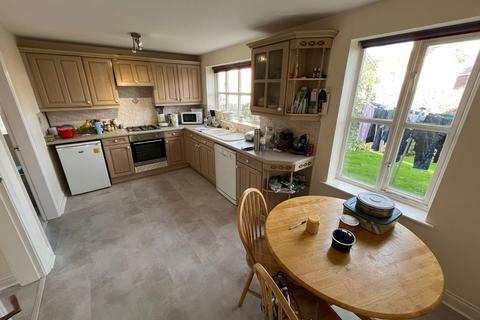 4 bedroom detached house to rent, Sycamore Close, Hessle, East Riding of Yorkshi, HU13