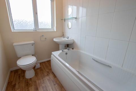 3 bedroom flat to rent, Villa Street, Beeston, Nottingham, NG9