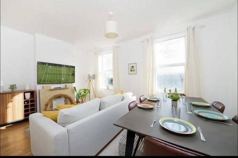 3 bedroom maisonette to rent, 3 Bedroom Maisonette For Rent in London, E9