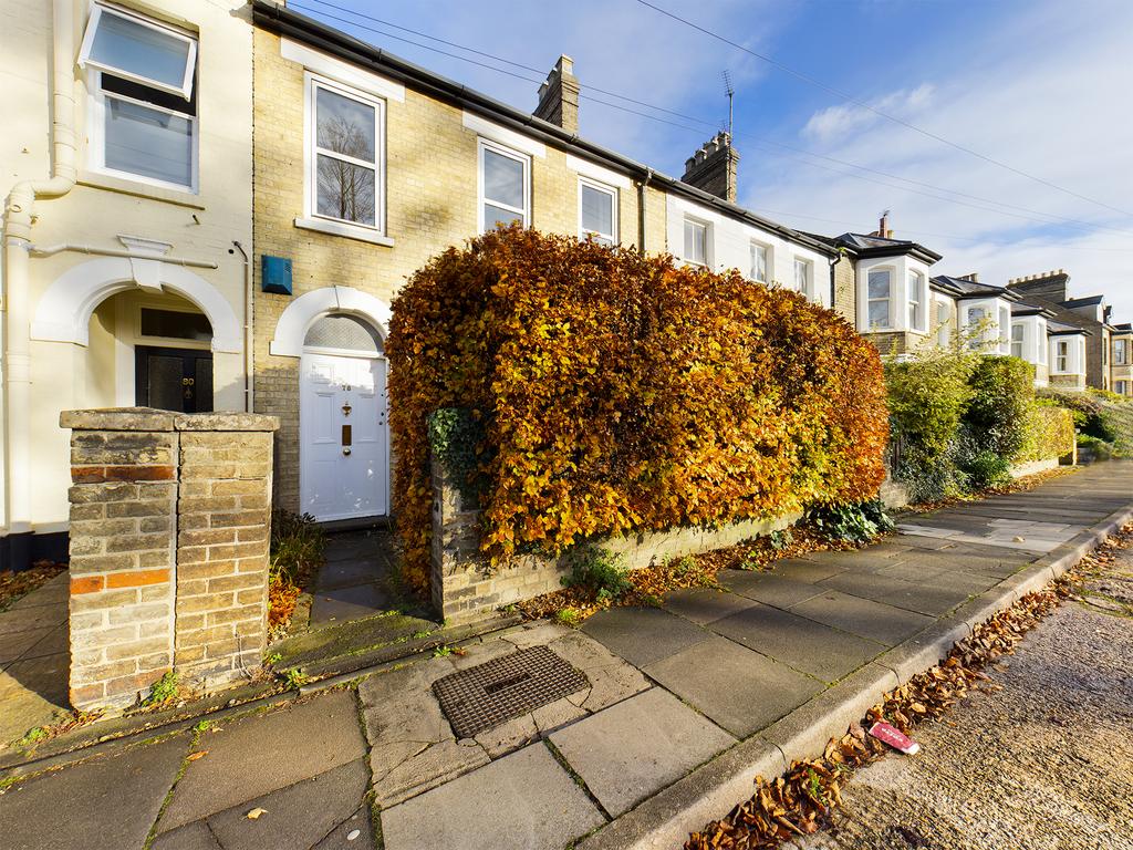 Huntingdon Road, Cambridge 5 bed semidetached house £2,600 pcm (£600 pw)