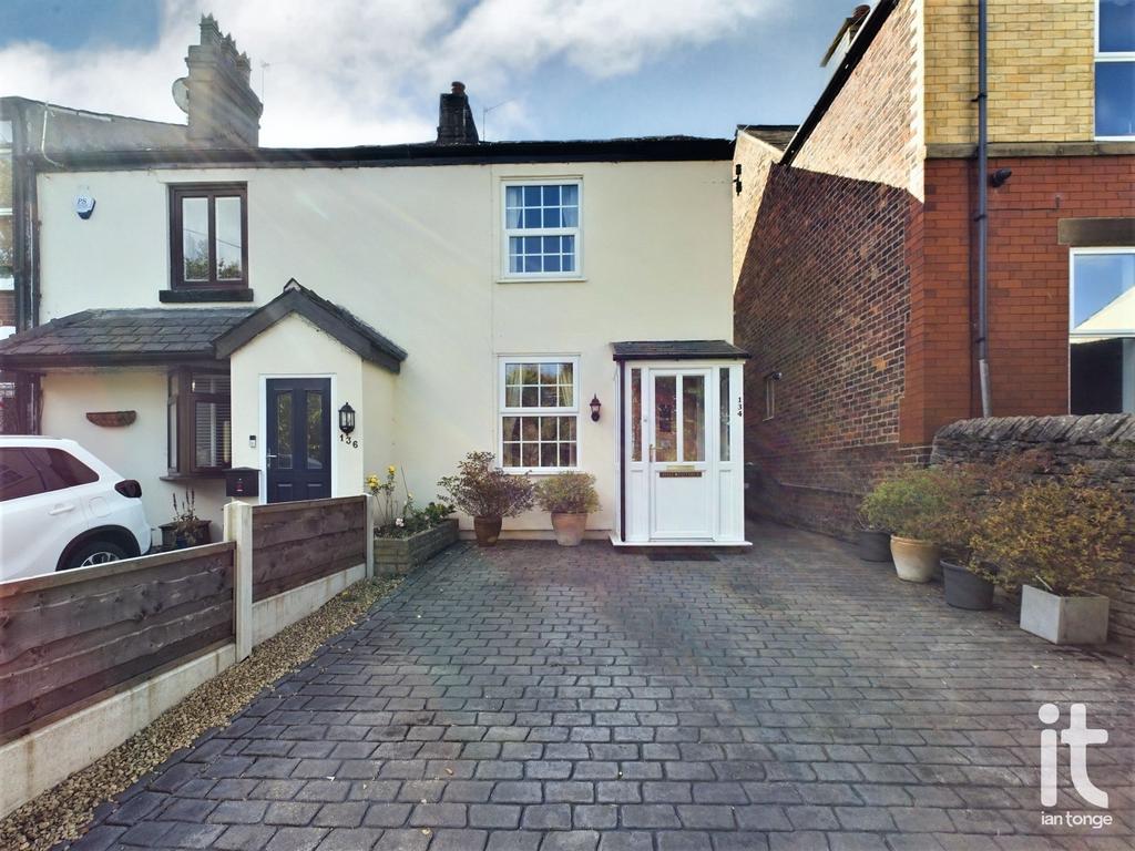 Windlehurst Road, High Lane, SK6 2 bed end of terrace house £295,000