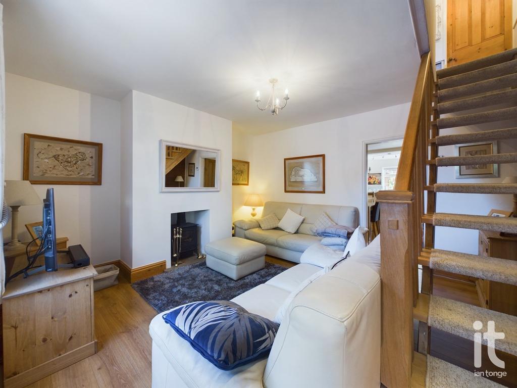 Windlehurst Road, High Lane, SK6 2 bed end of terrace house for sale £295,000