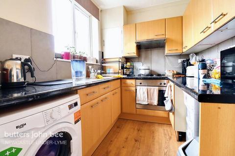 2 bedroom townhouse for sale - Stanley Road, Stoke-On-Trent