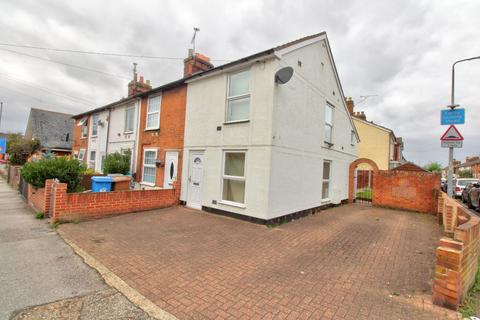 2 bedroom end of terrace house to rent, Chevallier Street, Ipswich