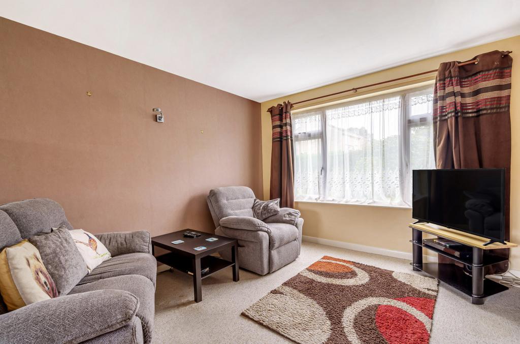 Pembroke Green, Lea, Malmesbury, Wilts, SN16 3 bed semidetached house