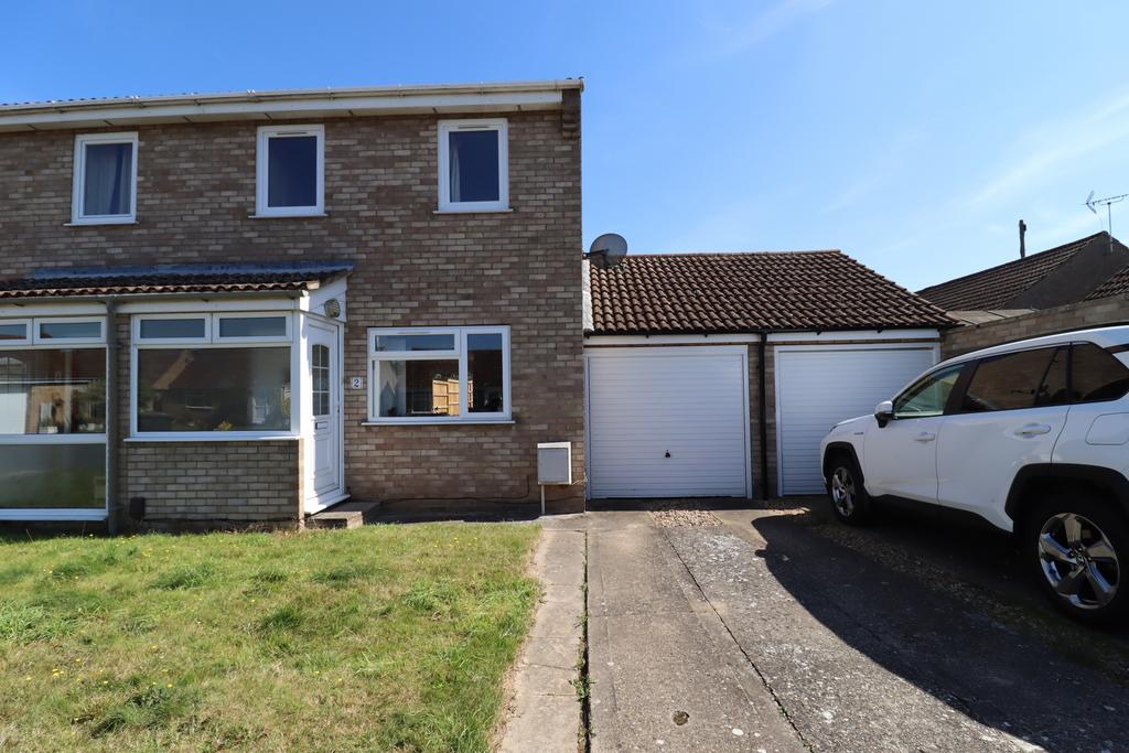 Buntings Crescent, Burwell 3 bed semidetached house to rent £1,350