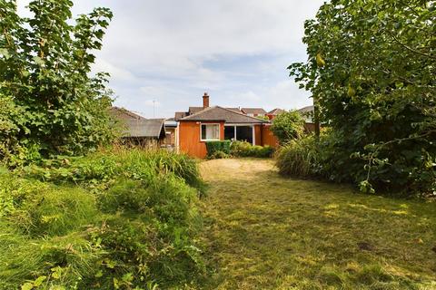 2 bedroom bungalow for sale - Waterside, Ross-on-Wye, Herefordshire, HR9