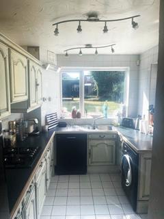 31 Heath Rise, Bromley, BR2 7PB