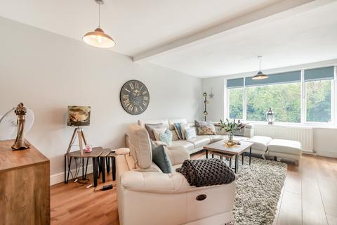 335 Waterside, Chesham, HP5 1QE