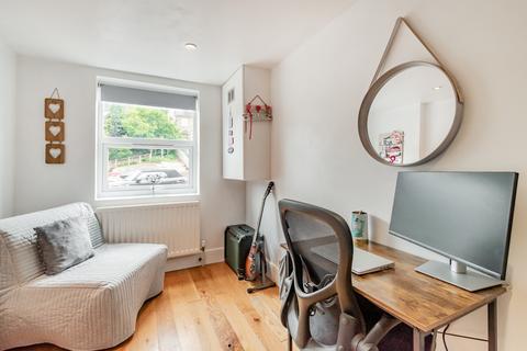 335 Waterside, Chesham, HP5 1QE
