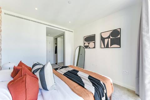 2 bedroom apartment to rent, Nine Elms Lane, London, SW11