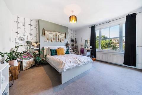 14d Breakspears Road, London, SE4 1UW