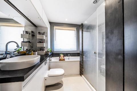 14d Breakspears Road, London, SE4 1UW