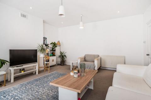 14d Breakspears Road, London, SE4 1UW