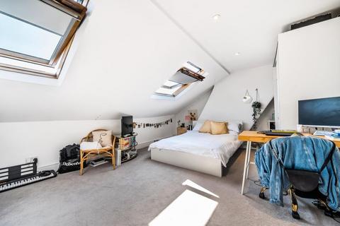 14d Breakspears Road, London, SE4 1UW