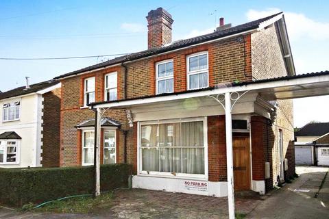 1 bedroom flat for sale, Endsleigh Road, Merstham, Surrey, RH1