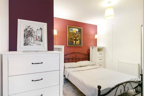 1 bedroom flat for sale, Palladio Court, Mapleton Road, London