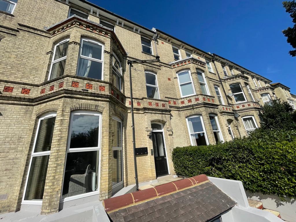 Enys Road, Upperton Eastbourne BN21 2 bed flat £1,350 pcm (£312 pw)