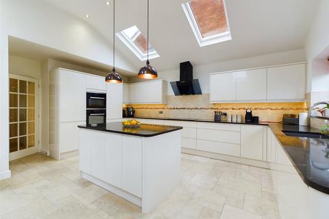 3 bedroom bungalow for sale - The Compa, Kinver, Stourbridge, West Midlands, DY7