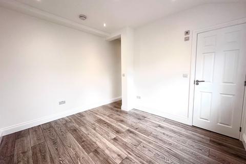 Studio to rent, St. Leonards Road,Ealing, W13