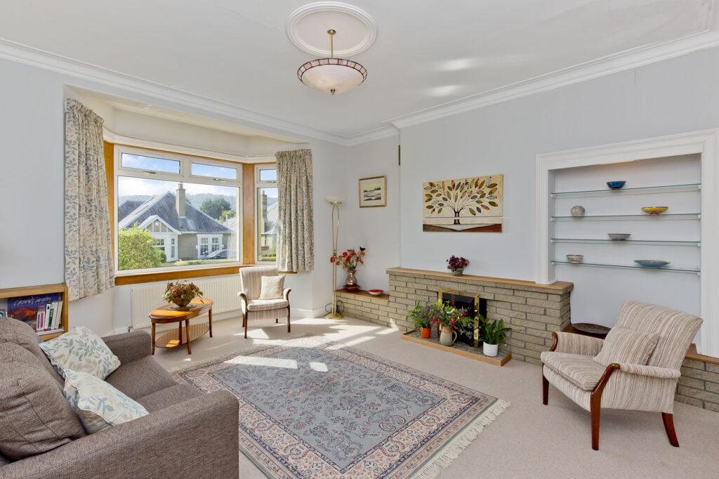 22 House O’Hill Crescent, Blackhall, Edinburgh, EH4 5DH 5 bed detached