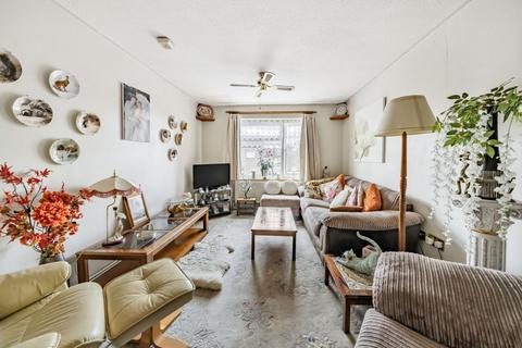 77 Pinemead, Shefford, SG17 5BY