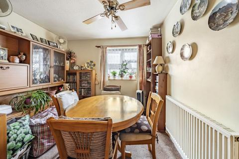 77 Pinemead, Shefford, SG17 5BY