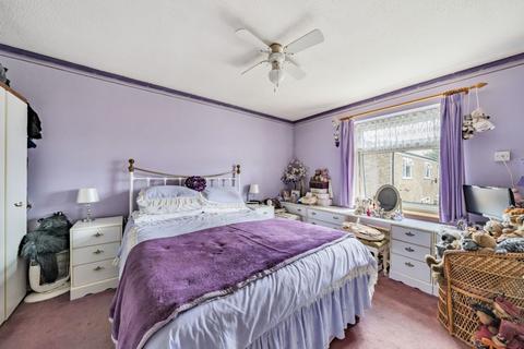 77 Pinemead, Shefford, SG17 5BY