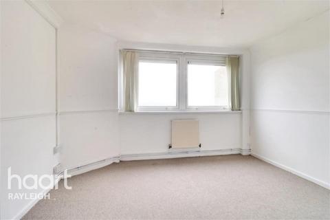 2 bedroom flat to rent, Mansell Close, Leigh-on-Sea