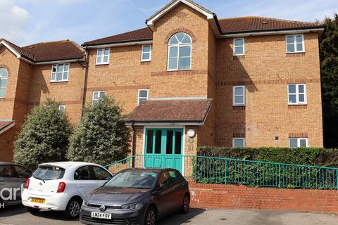 1 bedroom apartment to rent, Worcester Gardens, Slough