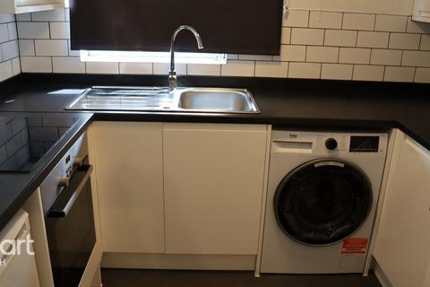 1 bedroom apartment to rent, Worcester Gardens, Slough