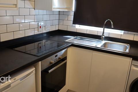 1 bedroom apartment to rent, Worcester Gardens, Slough