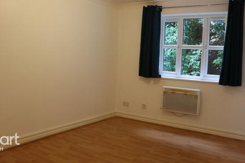 1 bedroom apartment to rent, Worcester Gardens, Slough