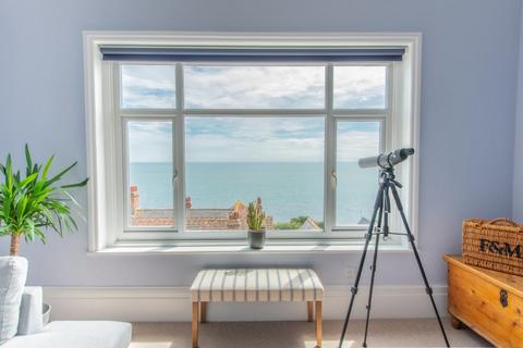 3 bedroom apartment for sale, Madeira Road, Ventnor PO38