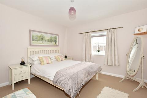 2 bedroom flat for sale, Queen Street, Emsworth, Hampshire