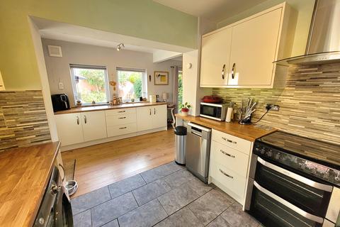 4 bedroom semi-detached bungalow for sale - ROCKFIELDS, PORTHCAWL, CF36 3NS