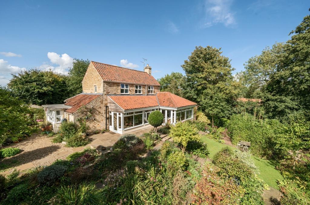 Gelston Road, HoughontheHill, Grantham, Lincolnshire, NG32 2 bed