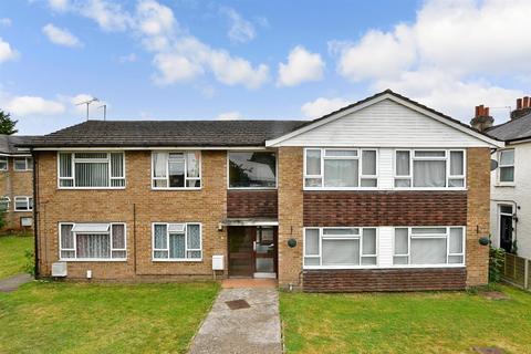 304 Kingston Road, Leatherhead, KT22 7QE