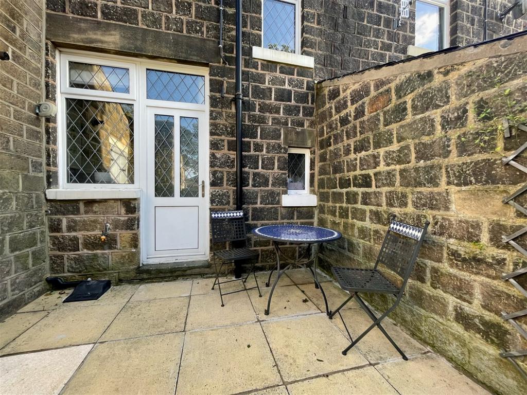 Hillside Avenue, Diggle, Saddleworth 3 bed terraced house for sale £