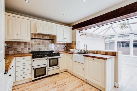 3 bedroom semi-detached house to rent, Ansell Way, Milton-under-Wychwood, Oxfordshire, OX7 6LU