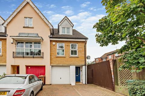 3 bedroom townhouse for sale, Shepherds Farm, Mill End, Rickmansworth, WD3