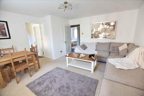 2 bedroom flat for sale, Redford Close, Feltham, TW13