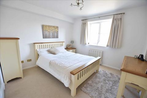 183 Redford Close, Feltham, TW13 4TF