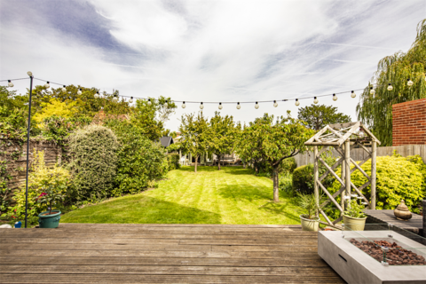 Ingleborough, 5 Milldown Road, Goring, Reading, RG8 0BA