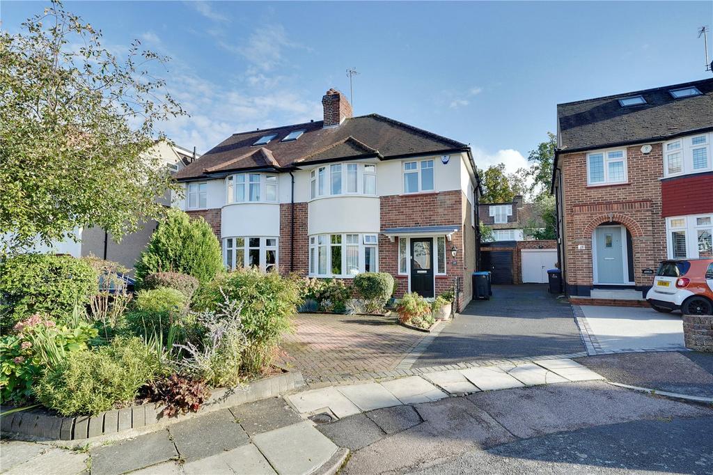 Elmer Close, Enfield, EN2 3 bed semidetached house for sale £685,000