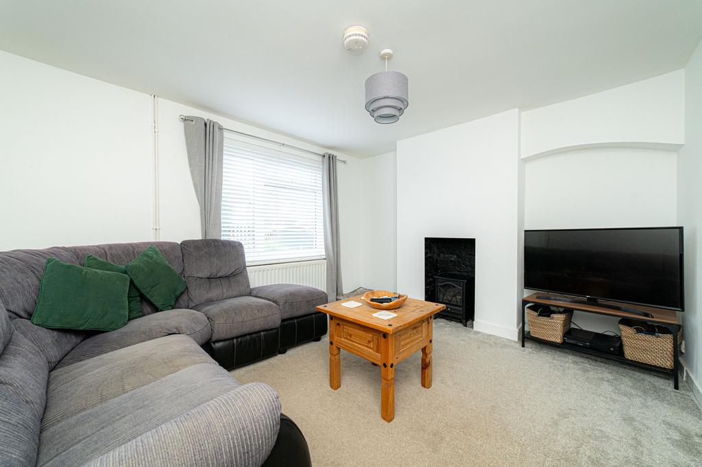 Lower Road, Faversham, ME13 3 bed end of terrace house for sale £275,000