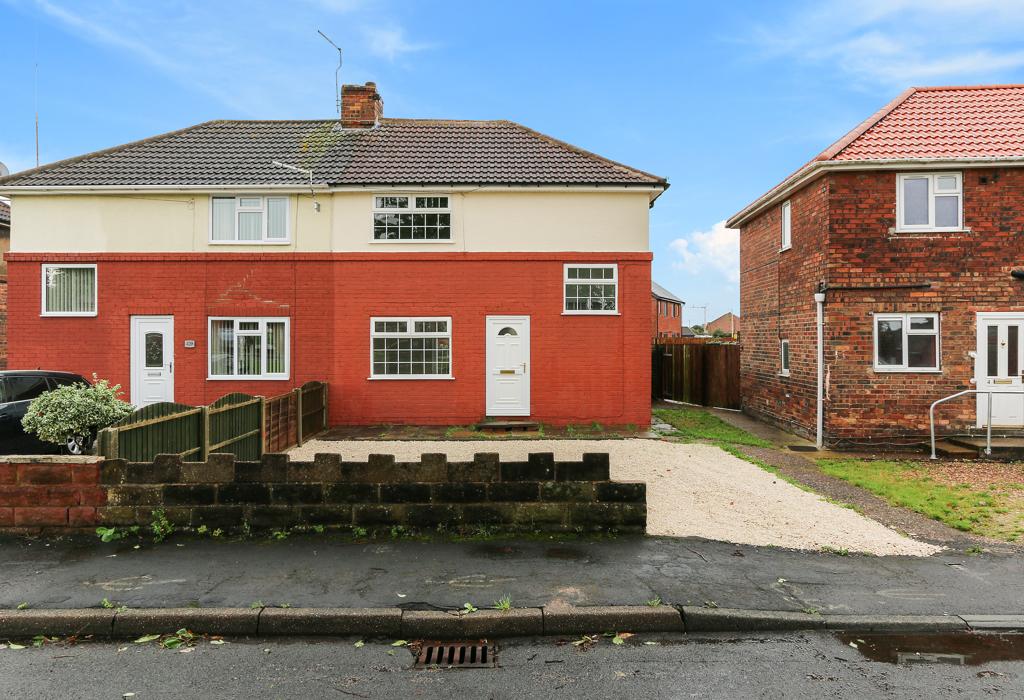 Broadway, Dunscroft, Doncaster, South Yorkshire 3 bed semidetached house for sale £150,000