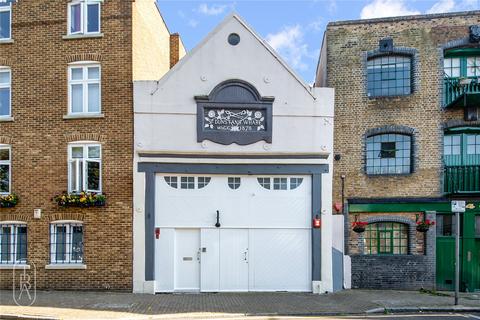 undefined, Narrow Street, London, E14